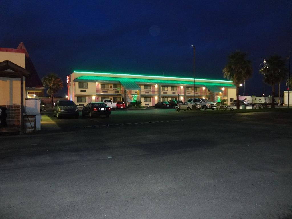 Nola Inn & Suites Nova Orleães Exterior foto