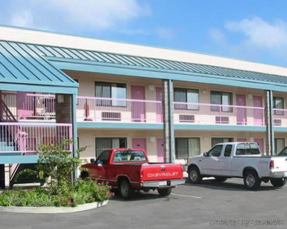 Nola Inn & Suites Nova Orleães Exterior foto