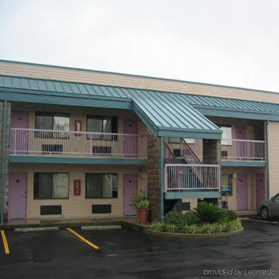 Nola Inn & Suites Nova Orleães Exterior foto