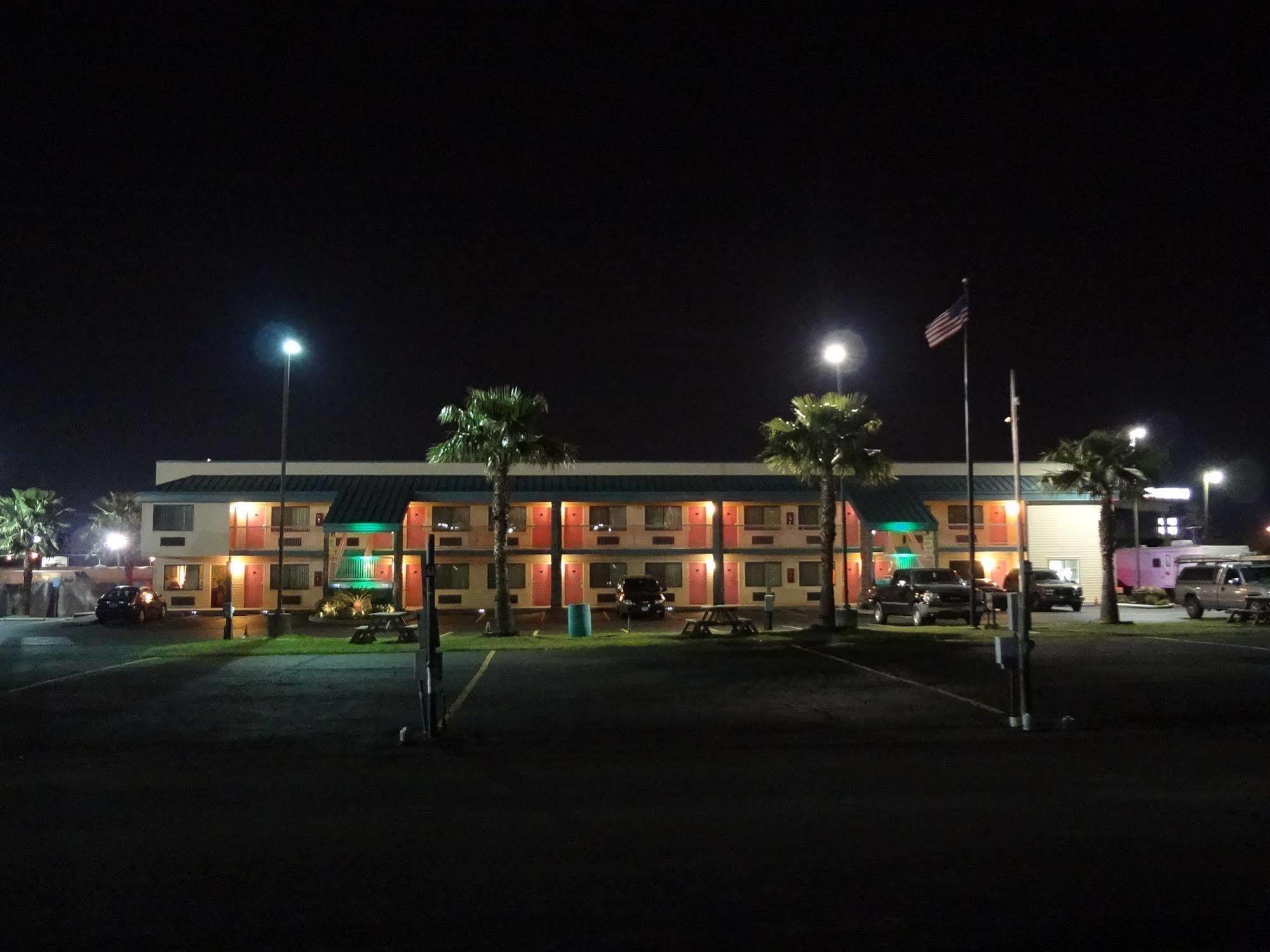 Nola Inn & Suites Nova Orleães Exterior foto