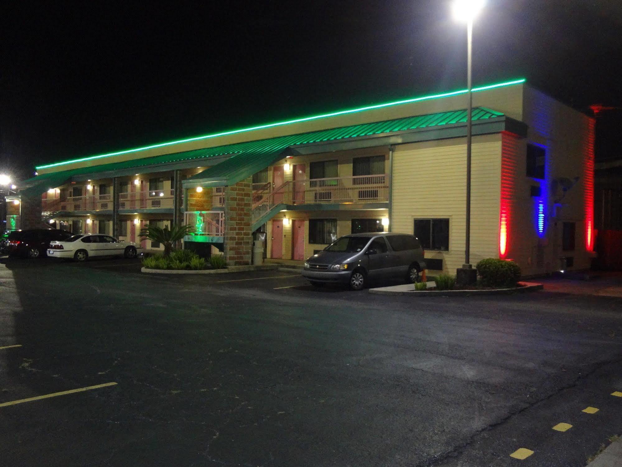 Nola Inn & Suites Nova Orleães Exterior foto